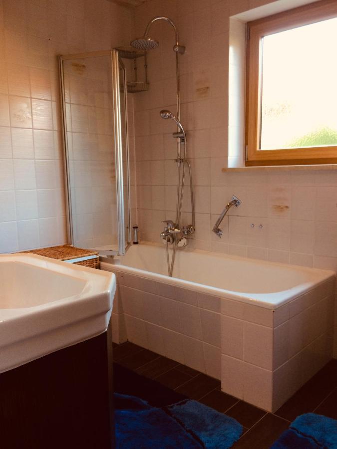 Charmantes Garten-Apartment: Erholung Im Chiemgau Unterwoessen Ngoại thất bức ảnh