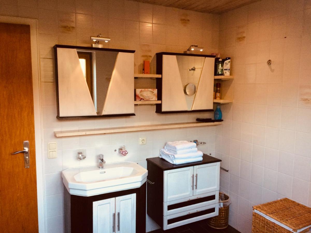 Charmantes Garten-Apartment: Erholung Im Chiemgau Unterwoessen Ngoại thất bức ảnh